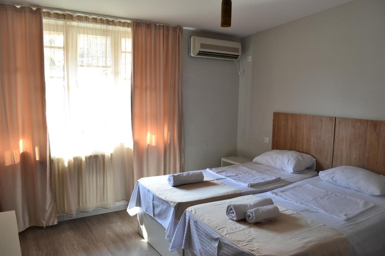 Hotel Rustaveli 36 Tbilisi Exterior photo